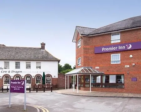 Premier Leeds East Hotel 3*